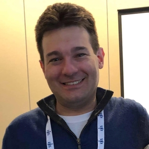 Alex Calzareth headshot