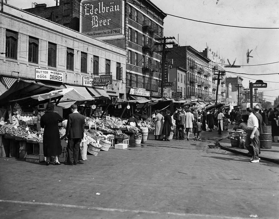 Italian pushcart market on Arthur and Crescent Avenues, Bronx, New York (1940)